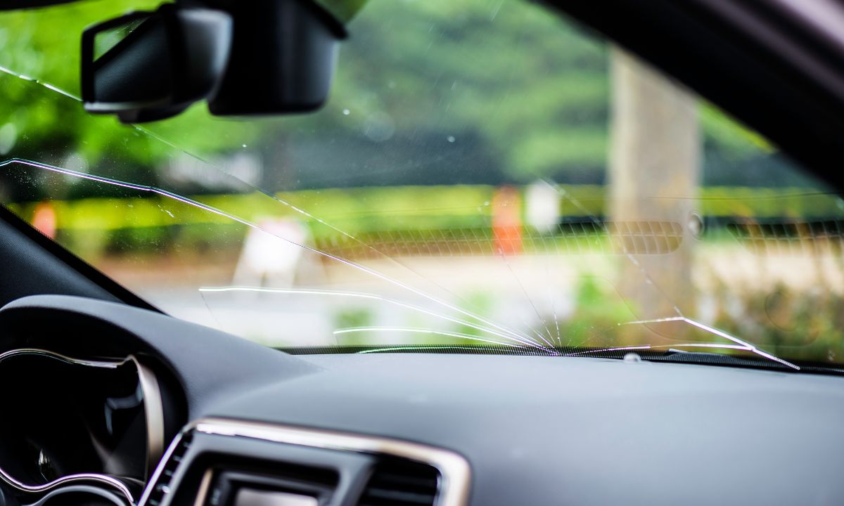 Understanding the Different Types of Windshield Cracks and Chips