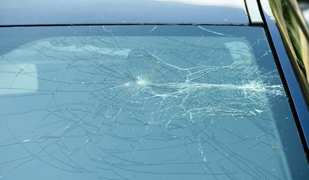 How To Choose The Best Windshield Replacement Service in Calgary