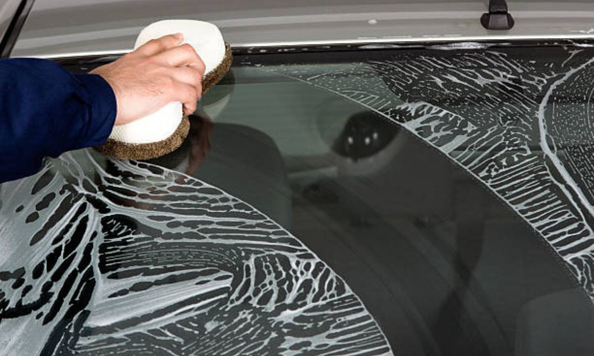 How To Clean Car Windshield